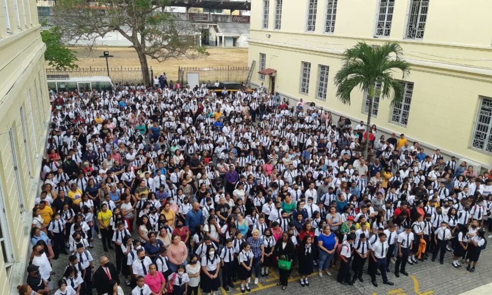 Más de 950 mil estudiantes iniciaron clases – NexPanama