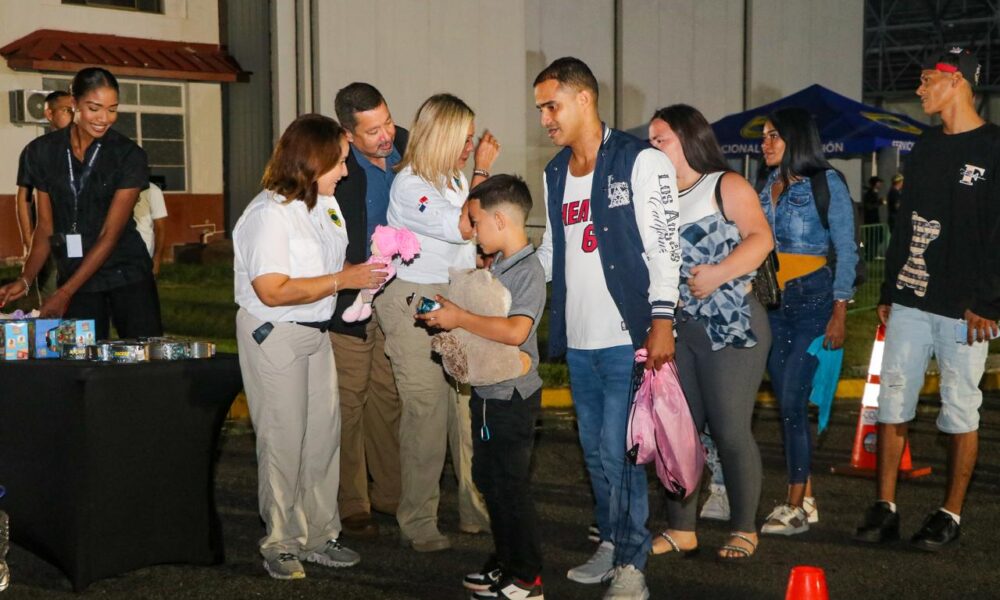 Panamá realiza primer vuelo humanitario de retorno voluntario de venezolanos