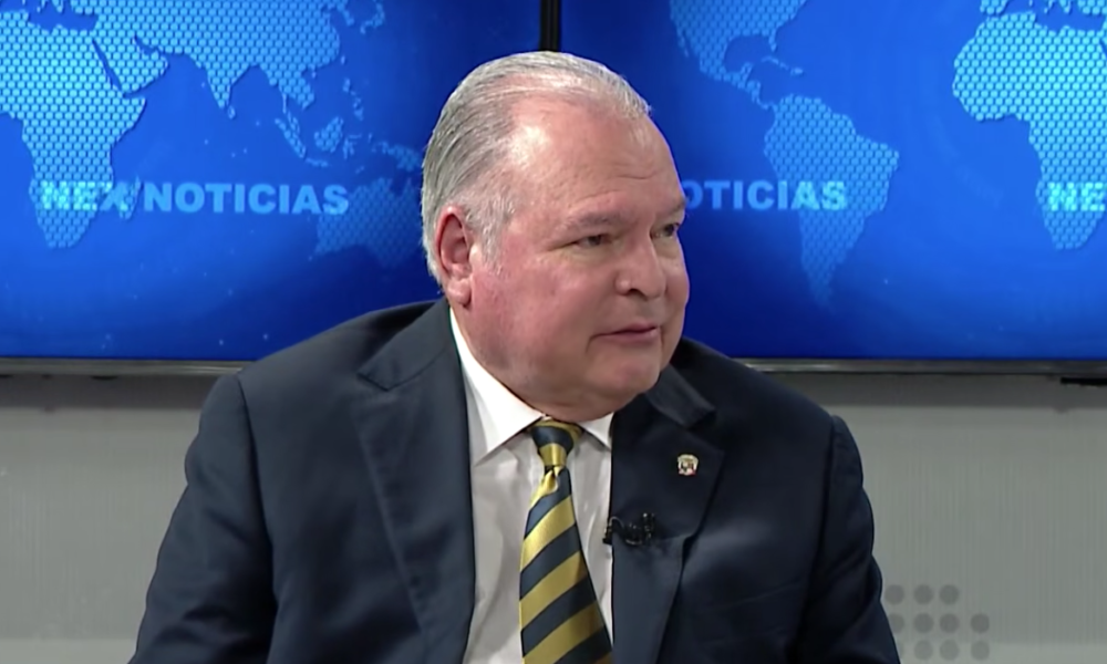 Ministro Andrade: «Queremos reparar carreteras para que sean de utilidad turística»