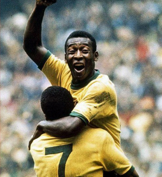 Pelé el jugador más joven en conseguir tres copas